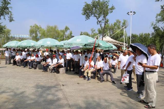 铁道兵汽车团200余名退伍老兵欢聚龙园，回忆峥嵘岁月，再叙战友情谊！