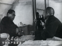 铁道兵司令员向周恩来汇报工作