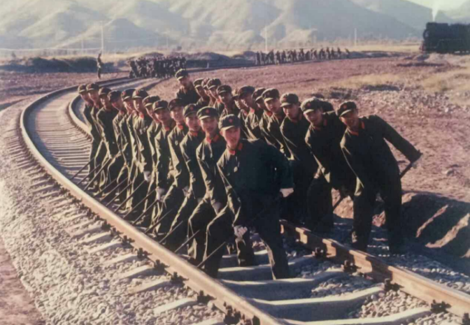 38年前铁道兵被裁,司令员和政委都是开国上将,他们后来去了哪?