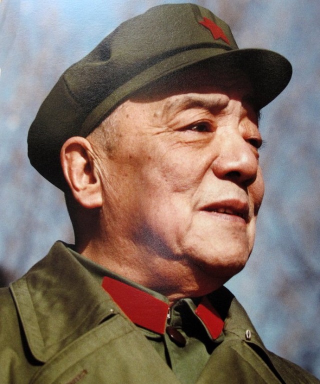 82年,邓小平为何要坚决裁掉铁道兵?面对异议邓小平的回复很高明