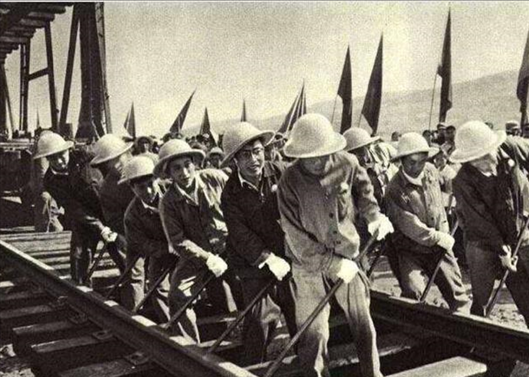 38年前铁道兵被裁,司令员和政委都是开国上将,他们后来去了哪?